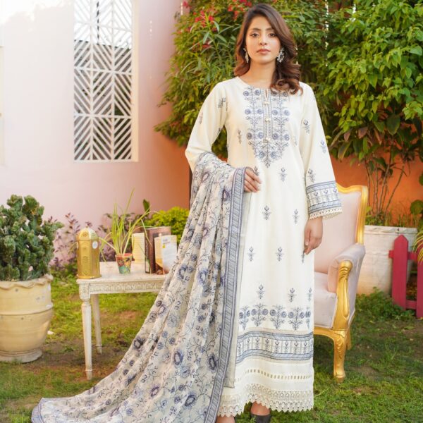 Manizay Dastaan-e-Nisa Premium Embroidered Lawn With Heavy Embroidered Dupatta M-02