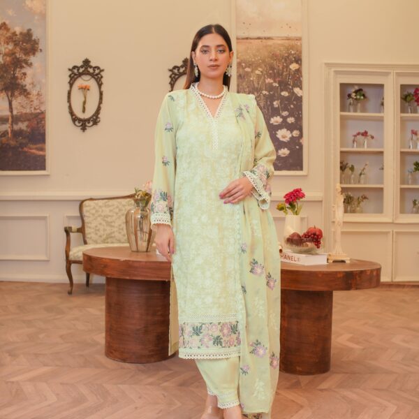 Manizay Ghulfam Premium Embroidered Bana Dora Lawn With Embroidered Crinkle Dupatta M-01