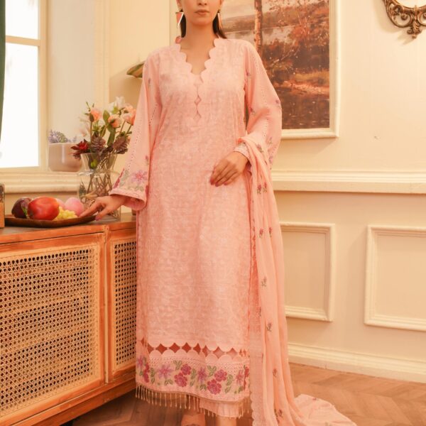 Manizay Ghulfam Premium Embroidered Bana Dora Lawn With Embroidered Crinkle Dupatta M-04