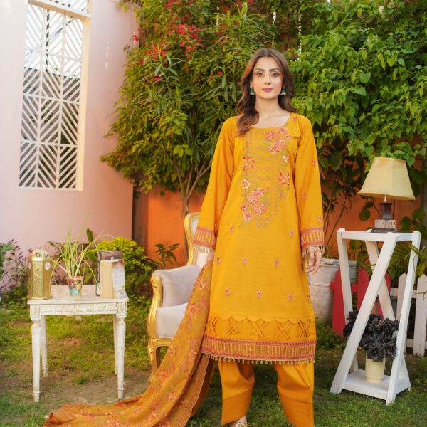 Manizay Dastaan-e-Nisa Premium Embroidered Lawn With Heavy Embroidered Dupatta M-05