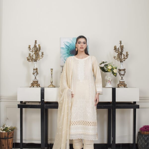 Manizay Moray Piya Premium Embroidered Bana Dora Lawn With Embroidered Crinkle Dupatta M-10