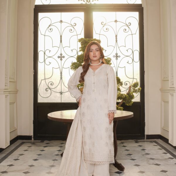 Manizay Nawab Sahiba Premium Embroidered Bana Dora Lawn With Embroidered Lawn Dupatta M-04