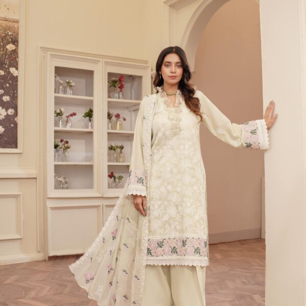 Manizay Ghulfaam Premium Embroidered Bana Dora Lawn With Embroidered Crinkle Dupatta M-07