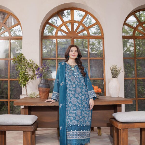 Manizay Khanum Premium Embroidered Lawn With Pure Embroidered Crinkle Dupatta M-07