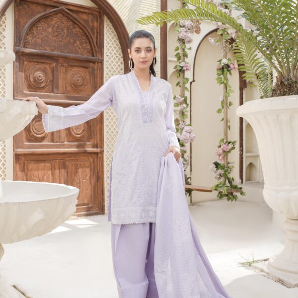 Manizay Dilkash Mumtaz Premium Embroidered Bana Dora Lawn With Embroidered Voile Lawn Dupatta M-05
