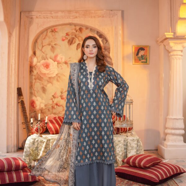 Manizay Bagh O Bahar Premium Digital Print Bana Dora Lawn With Digital Print Crinkle Dupatta M-07