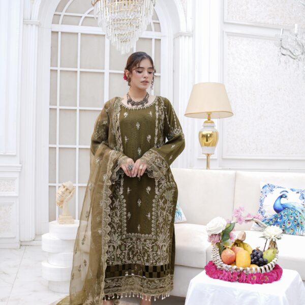 Manizay Khubsoorat Shaam Premium Embroidered Karandi With Heavy Embroidered Fancy Dupatta M-01
