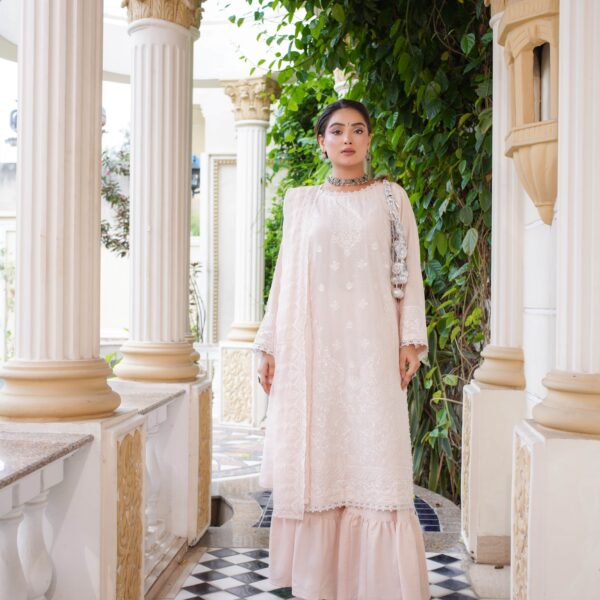 Manizay Mooray Piya Premium Embroidered Karandi With Embroidered Crinkle Bamber Dupatta M-07