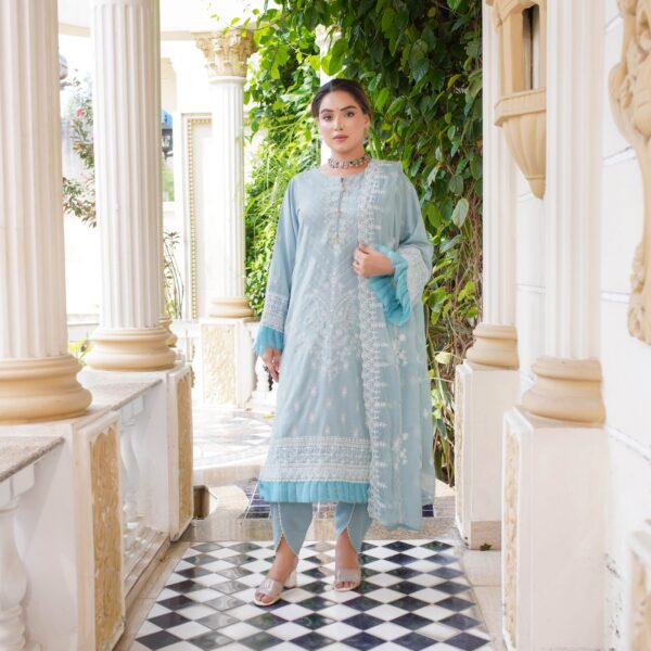 Manizay Mooray Piya Premium Embroidered Karandi With Embroidered Crinkle Bamber Dupatta M-08
