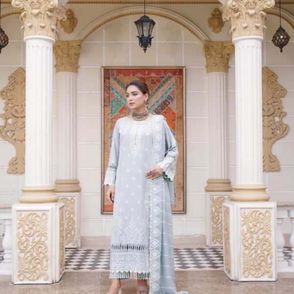 Manizay Mooray Piya Premium Embroidered Karandi With Embroidered Crinkle Bamber Dupatta M-01