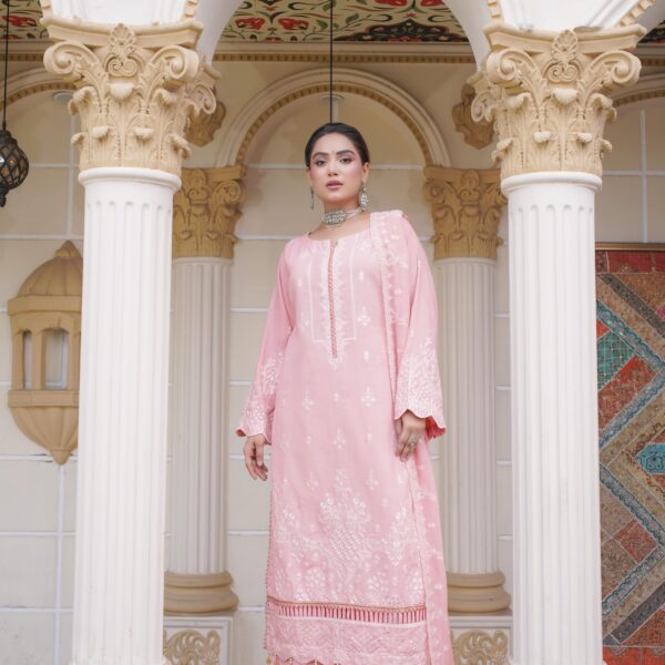 Manizay Mooray Piya Premium Embroidered Karandi With Embroidered Crinkle Bamber Dupatta M-05