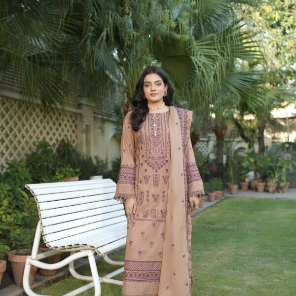 Manizay Shouk Kamal Premium Embroidered Peach Leather With Embroidered Wool Shawl 10 Articles In One Box