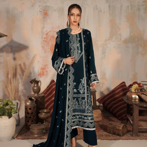 Manizay Manizay Kay Sang Luxury Embroidered Velvet Collection With Heavy Embroidered Velvet Shawl M-03