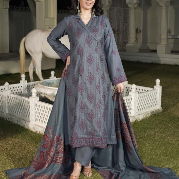 Manizay Pas E Aaiina Premium Embroidered Peach Leather With Pure Pashmina Shawl M-05