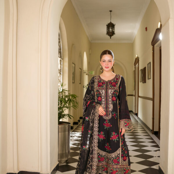 Lajawab Yaadein - MANIZAY Premium Embroidered Lawn With Heavy Embroidered Crinkle Dupatta M-06
