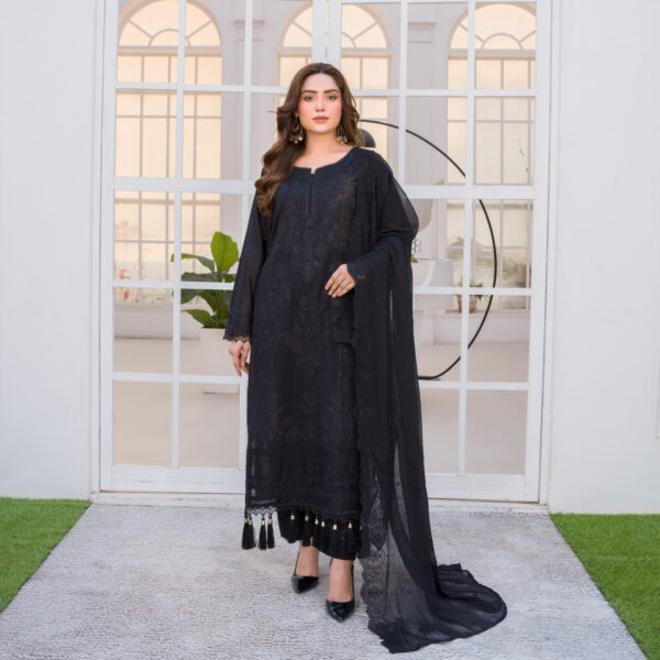 Manizay Nau Bahar Premium Embroidered Chikenkari Lawn Collection With Embroidered Pure Crinkle Dupatta M-09